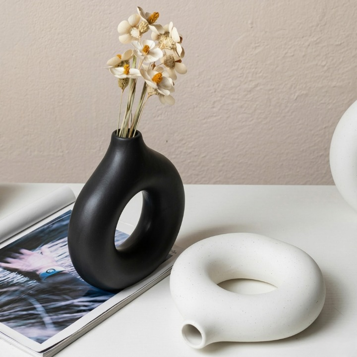 Elegant Donut Shape Ceramic Flower Vase