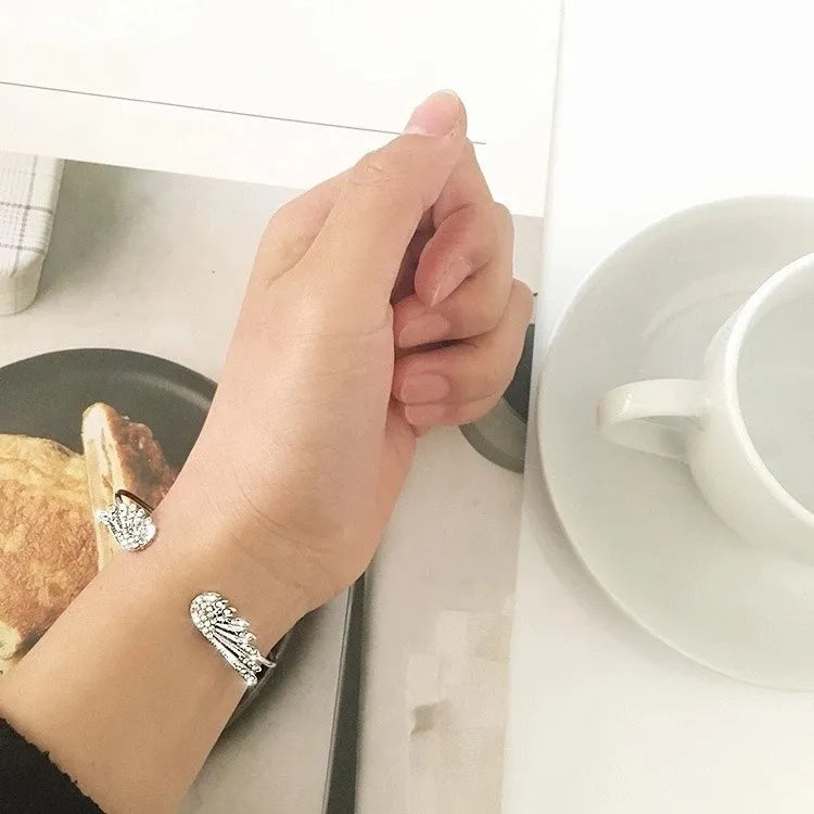 Elegant Angel Wings Bracelet