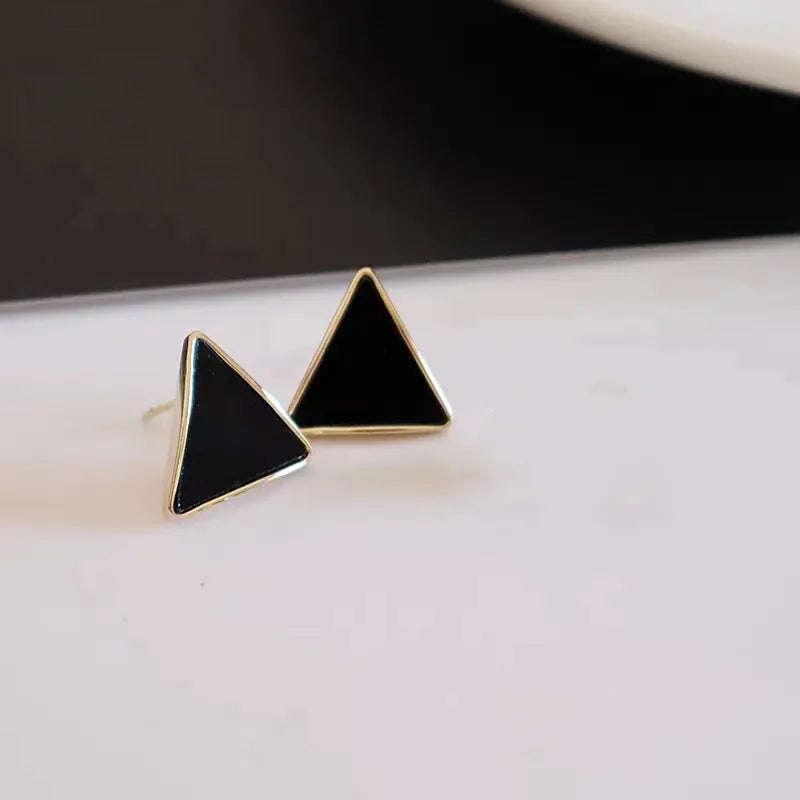 Attractive Black Triangle Earrings