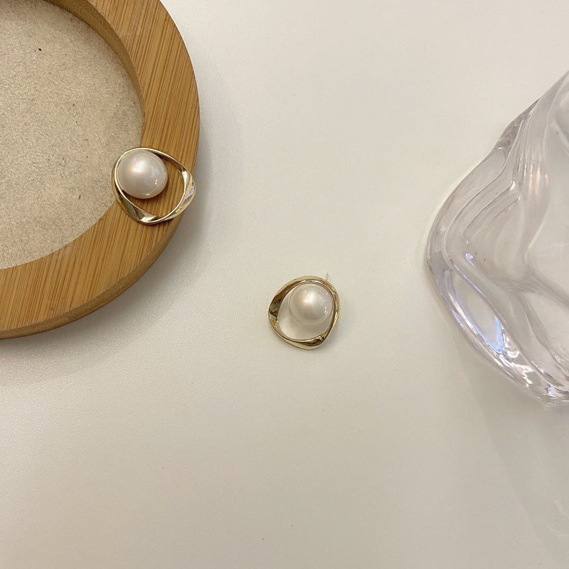 Vintage Retro Pearl Earrings
