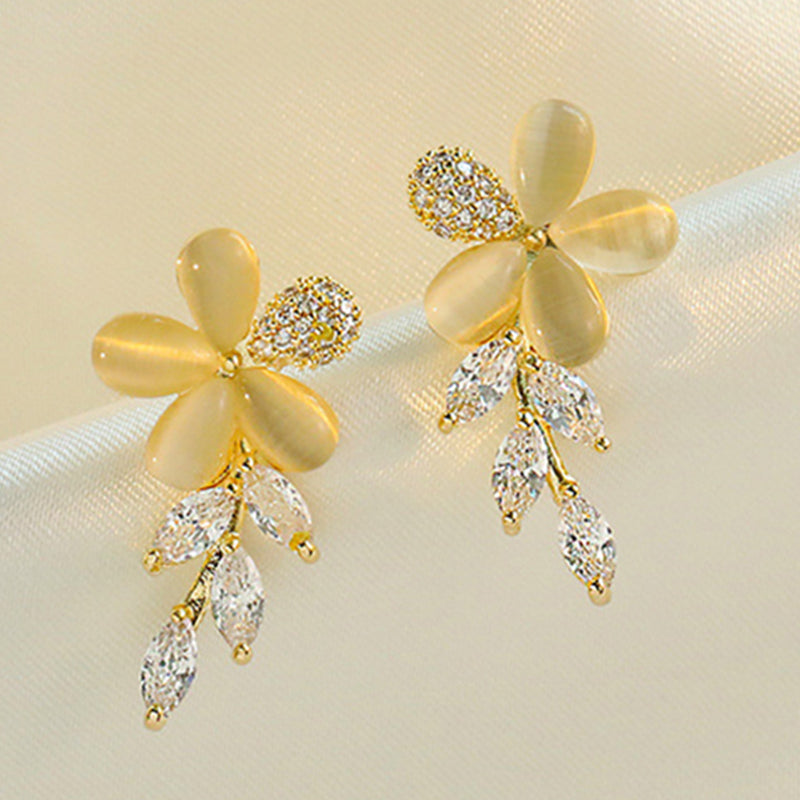 Rhinestone White Flower Earrings