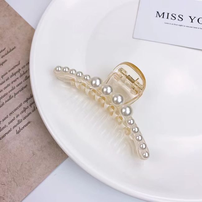 Beautiful Pearls Hair Claw