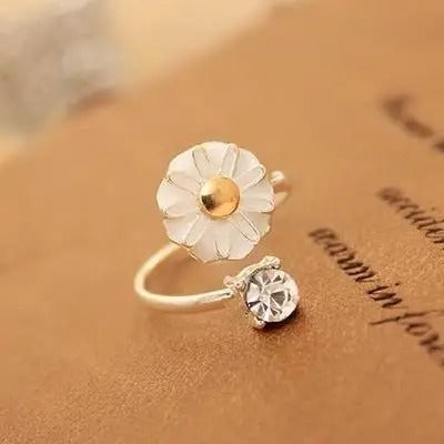 Beautiful Daisy Flower Adjustable Finger Ring