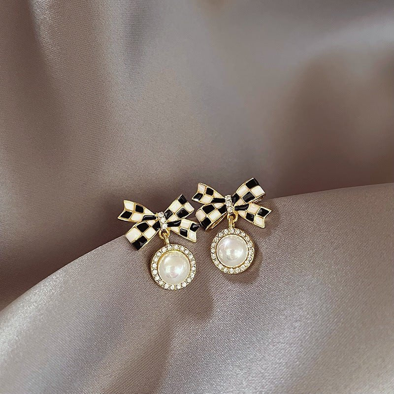 Celebrity Tie Earrings - DS Traders