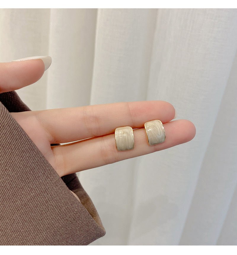 Curvy Style Earrings - DS Traders