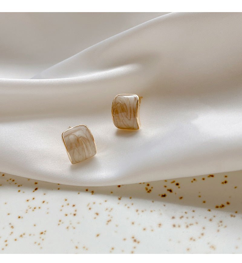 Curvy Style Earrings - DS Traders