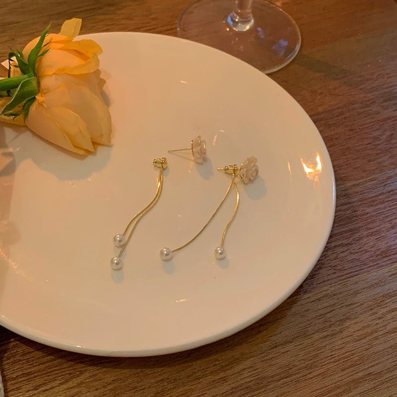 Elegant Pearl Flower Earrings - DS Traders