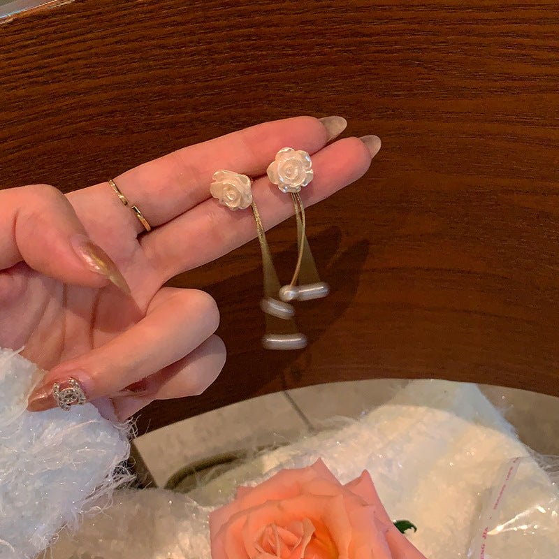 Elegant Pearl Flower Earrings - DS Traders