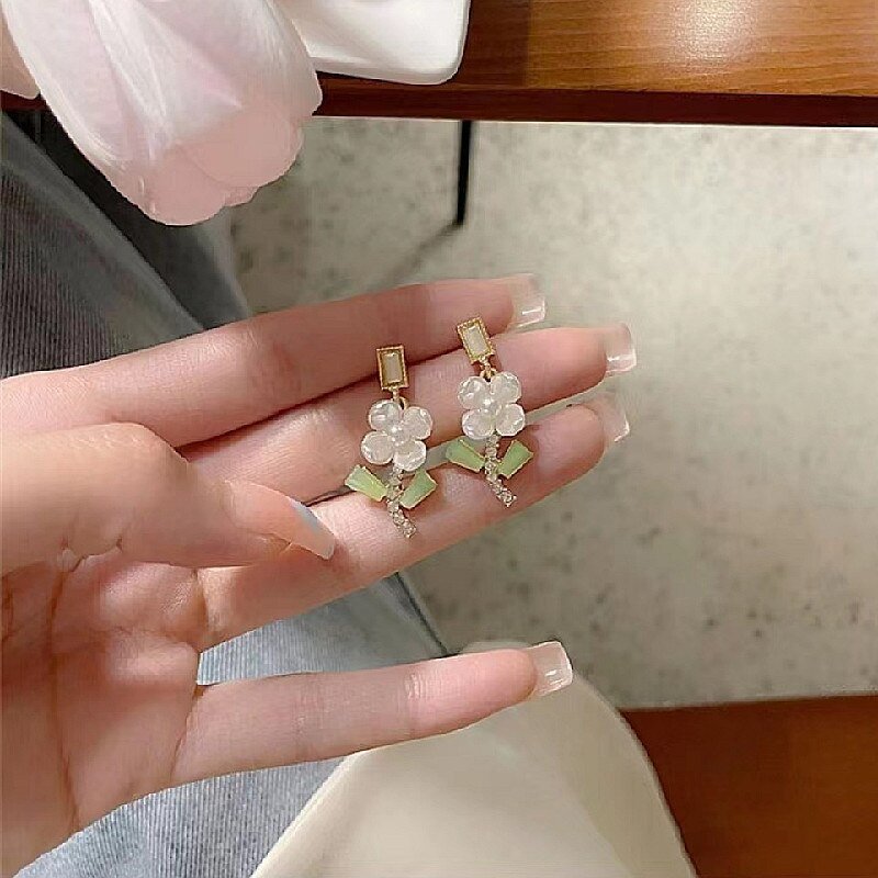 Green Flower Earrings - DS Traders