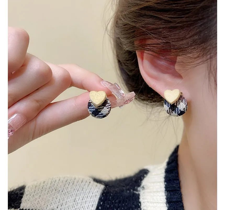 Retro Love Heart Earrings - DS Traders