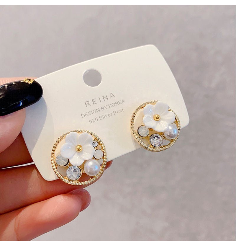 Round Flower Earrings - DS Traders