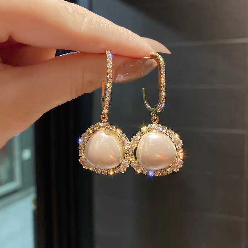 Stud Round Pearl Earrings - DS Traders