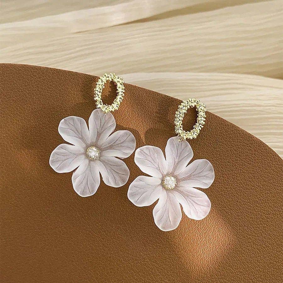 White Flower Stud Earrings - DS Traders