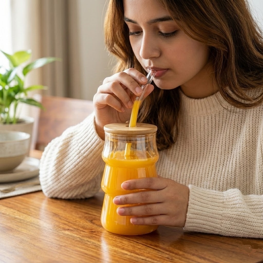 Curved Transparent Glass Cups With Wooden Lid and Straw