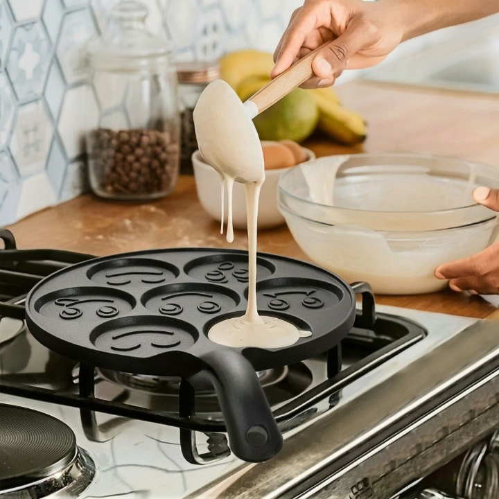 7-Slot Smiley Non-Stick Pancake Frying Pan