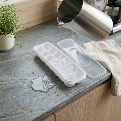 16 Grid Plastic Ice Cube Tray With Lid