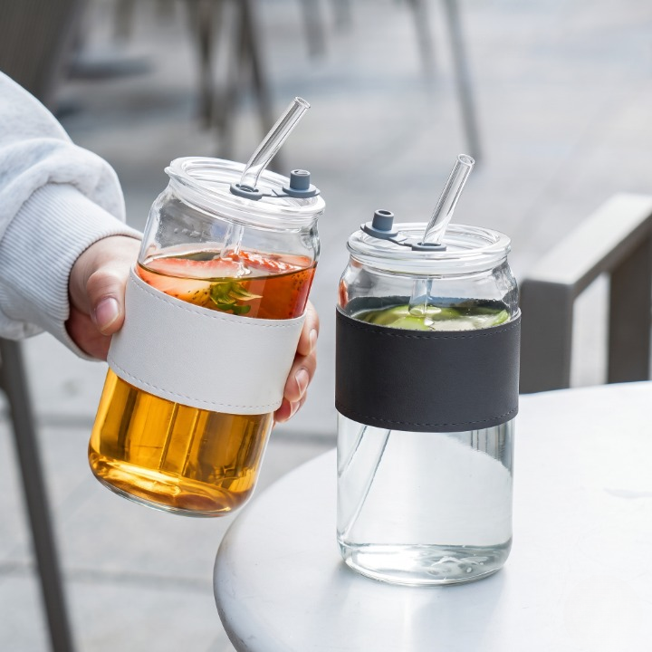 Elegant Leather Sleeve Glass Mug With Lid & Straw