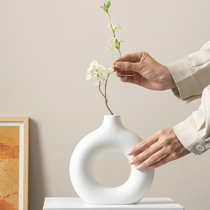 Elegant Donut Shape Ceramic Flower Vase