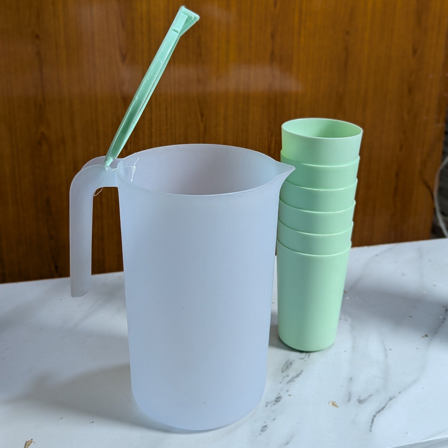 Portable Plastic Jug And 6 Glass