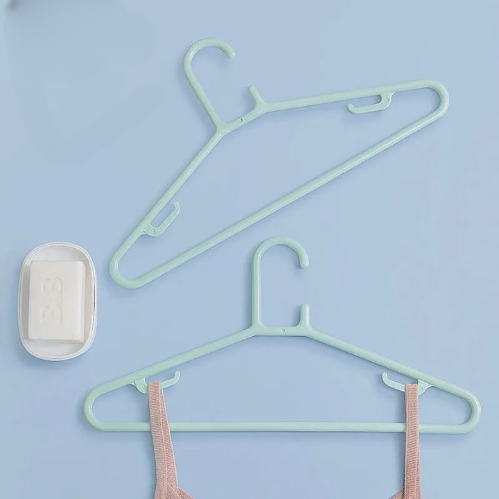 Pack of 6 - High Quality Plastic Clothes Hanger