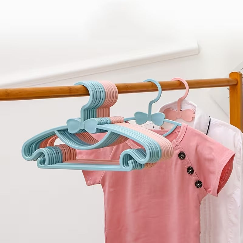 6PCs Plastic Clothes Hanger Set