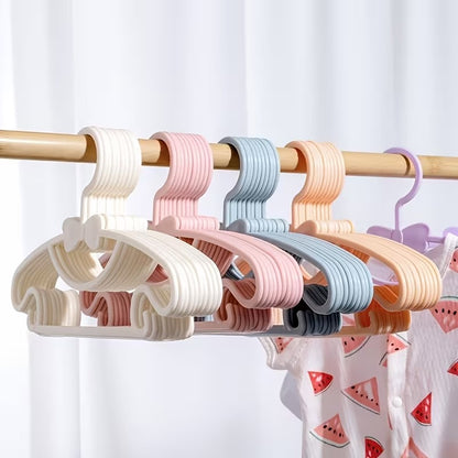 6PCs Plastic Clothes Hanger Set