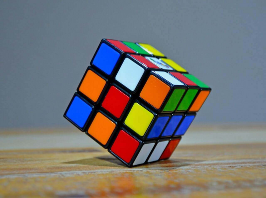 Puzzle Rubik’s Magic Cube.