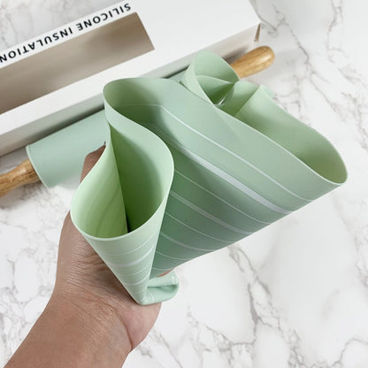 Round Silicone Rolling Mat with Wooden Rolling Pin