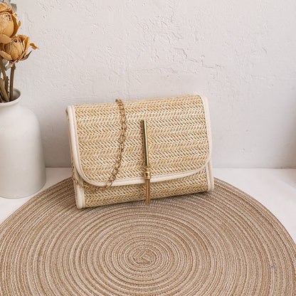 Elegant Crossbody Bag with Gold Chain Strap
