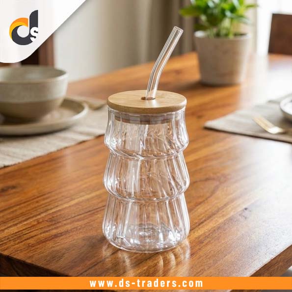 Curved Transparent Glass Cups With Wooden Lid and Straw