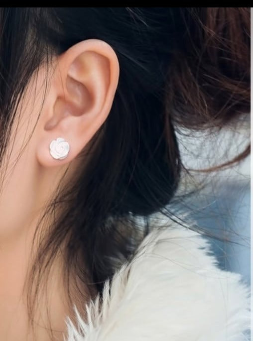 1 Pc Elegant White Rose Flower Ear Cuff