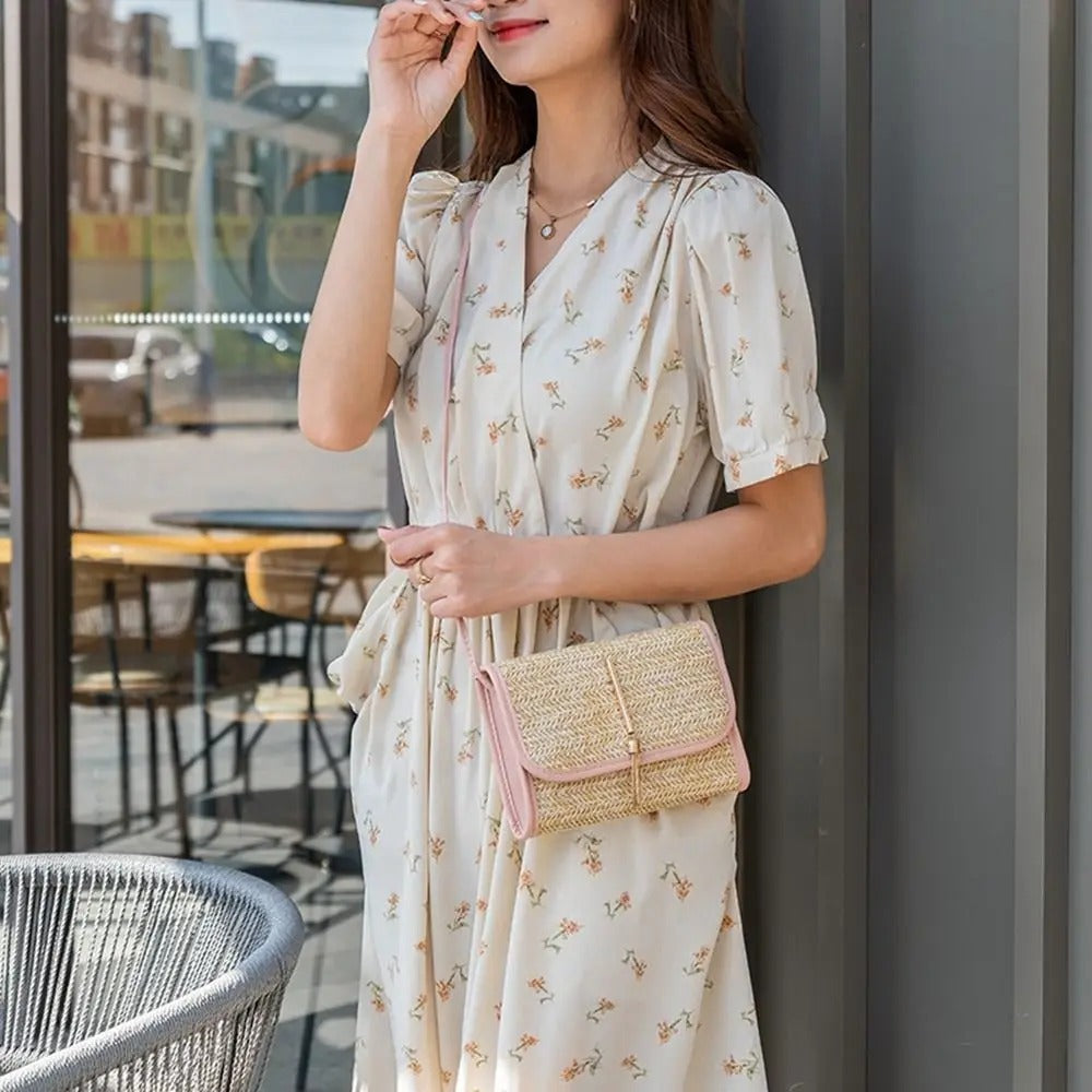 Elegant Crossbody Bag with Gold Chain Strap