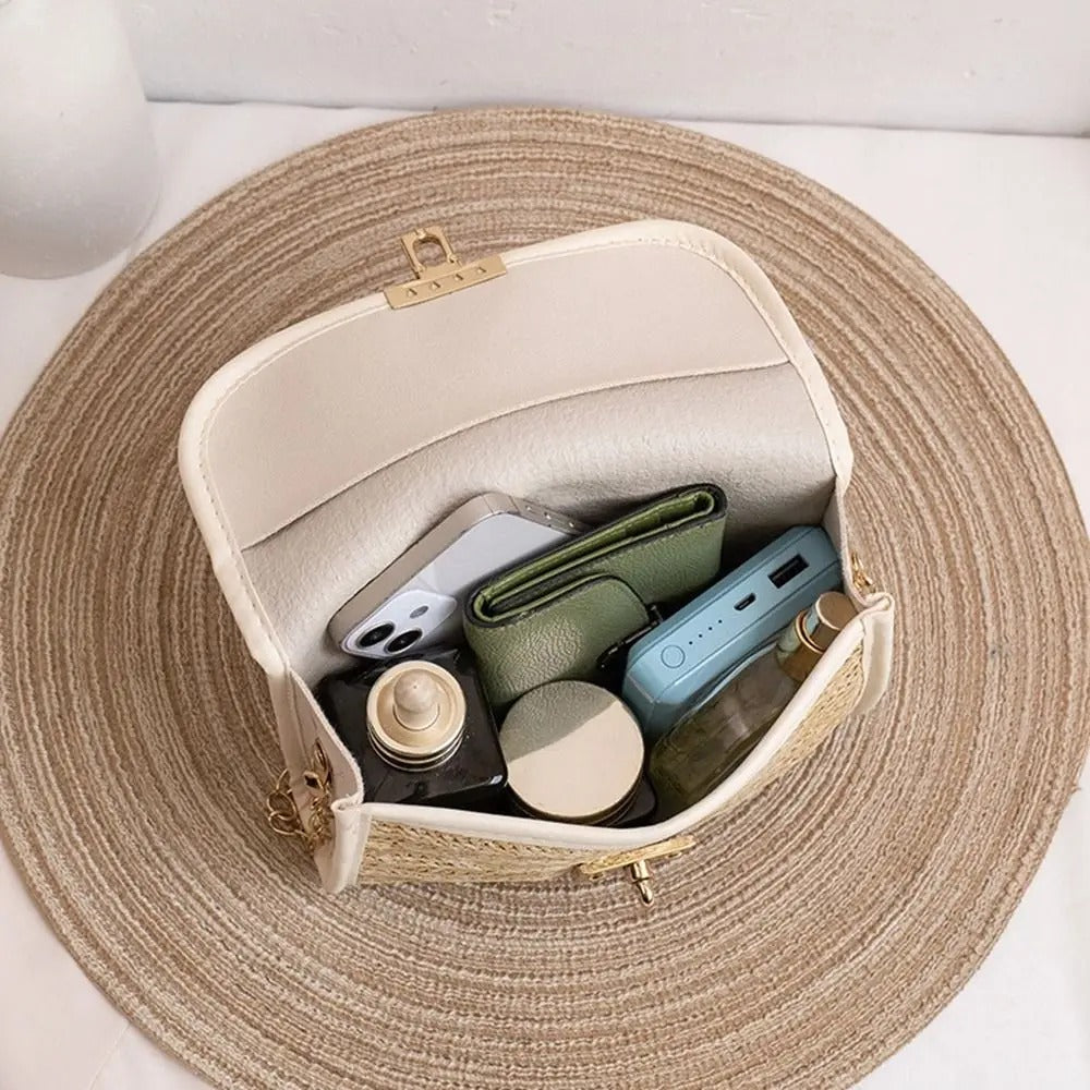 Elegant Crossbody Bag with Gold Chain Strap