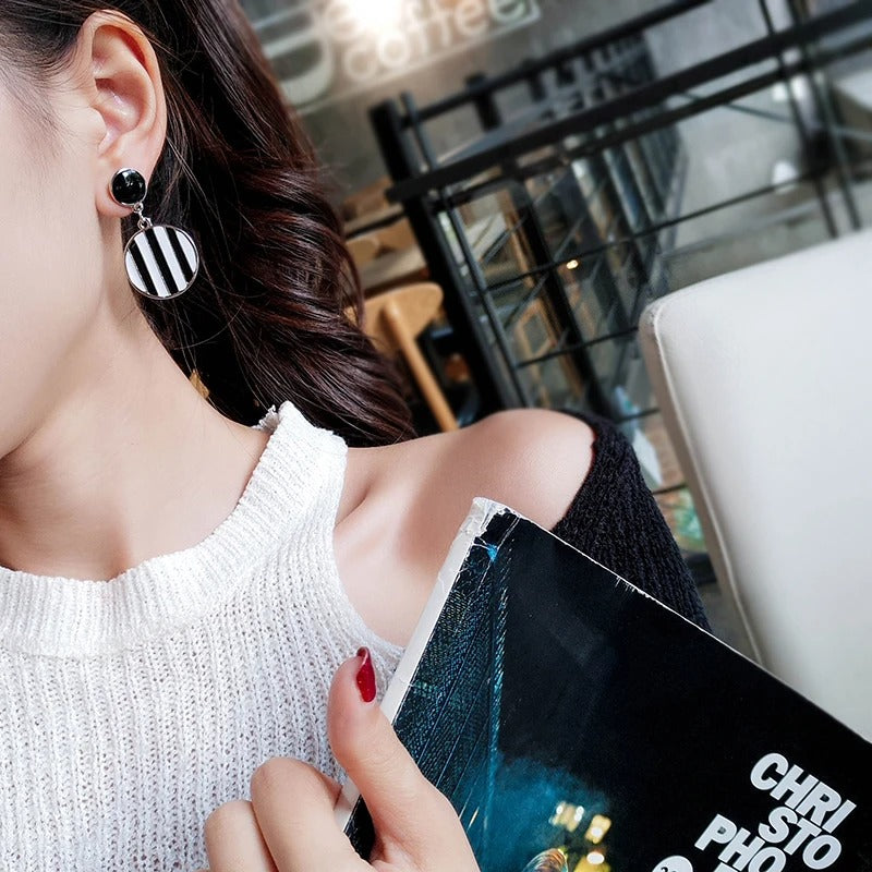 Elegant Black & White Stripes Circle Earrings