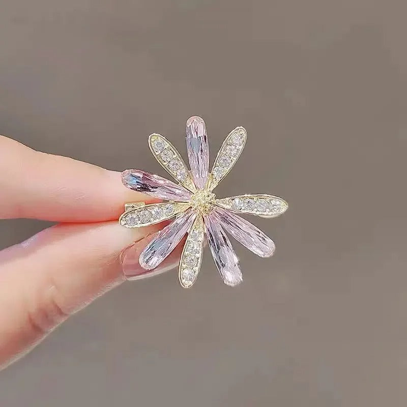 Sparkly Crystal Glass Daisy Flower Pin Brooch