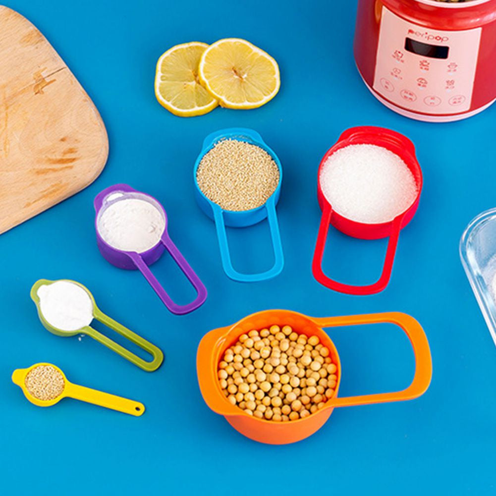 6pcs Plastic Measuring Spoon Set with Scale Measuring Cup.