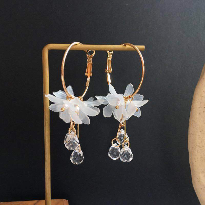 Acrylic Flower Drop Earrings - DS Traders