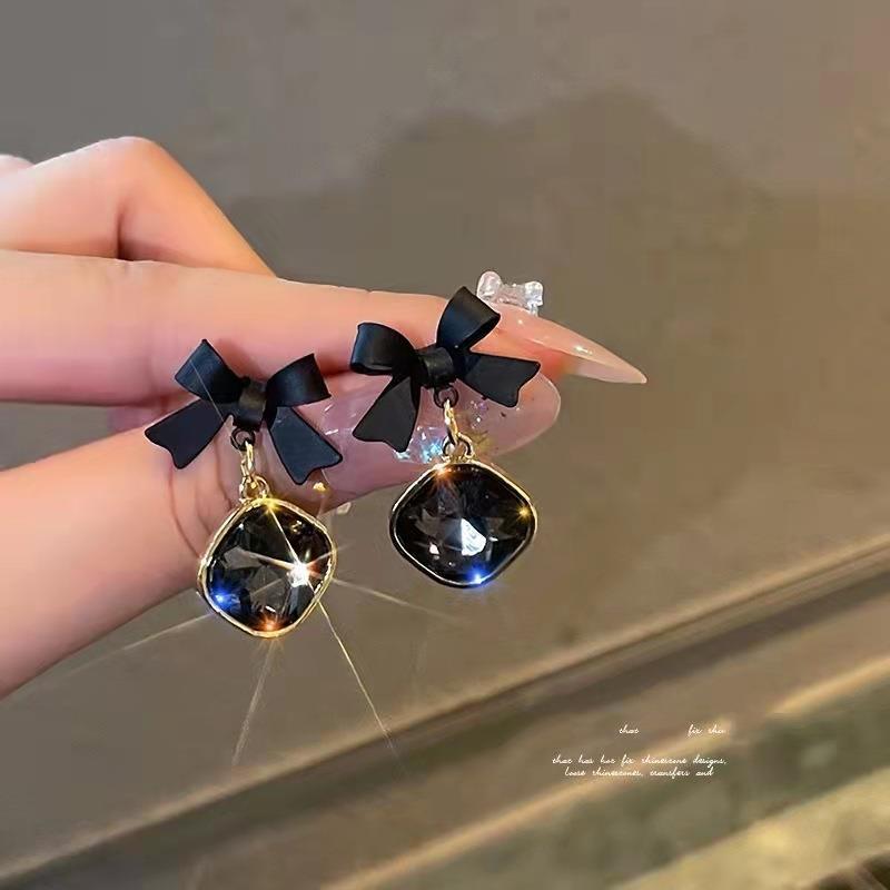 Black Ribbon with Diamond Earrings - DS Traders