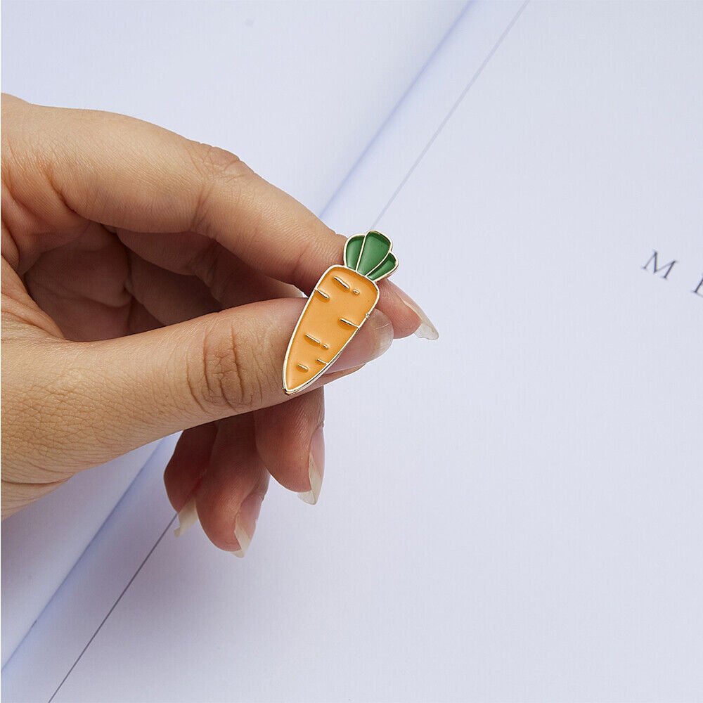 Carrot Shape Brooch - DS Traders
