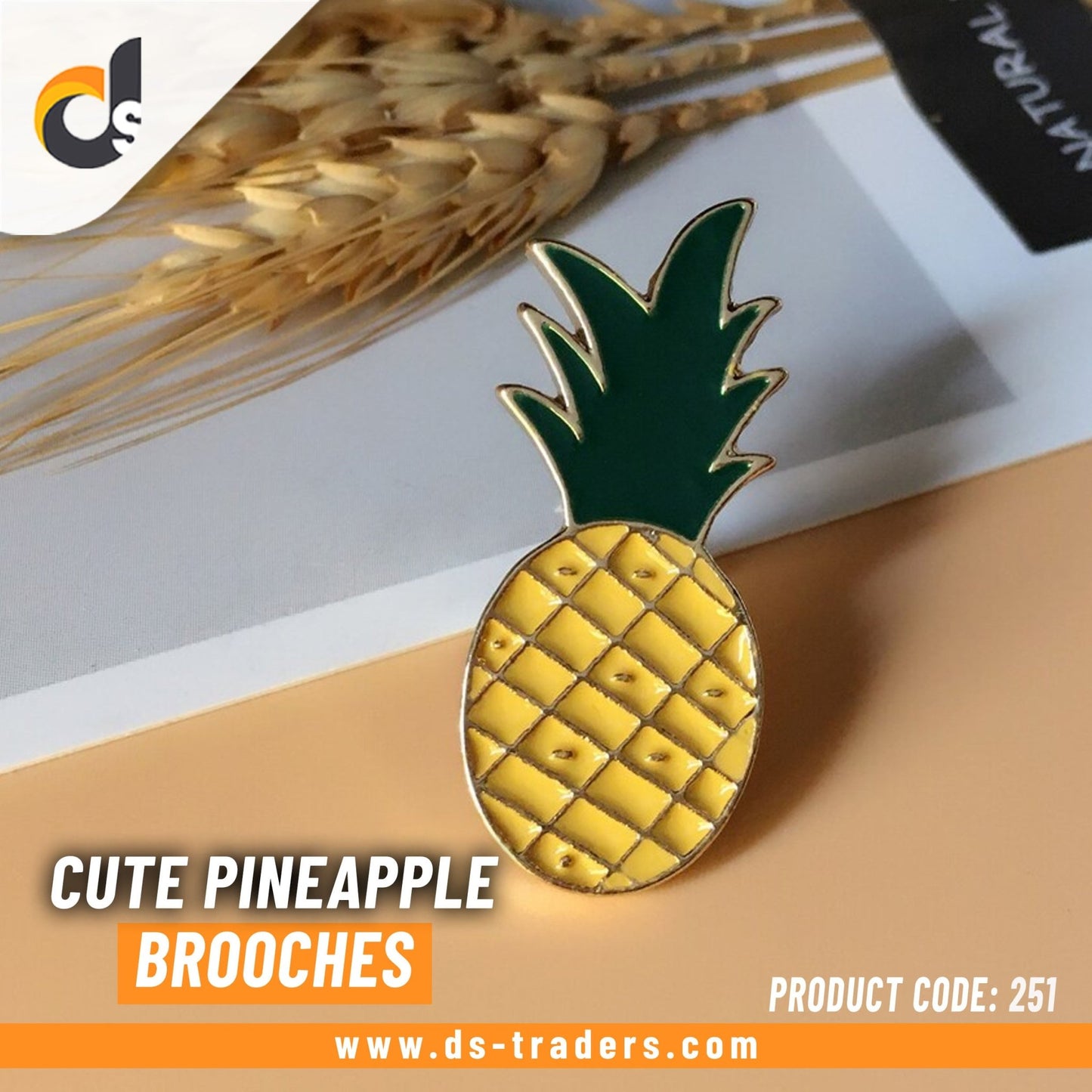 Cute Pineapple Brooch - DS Traders