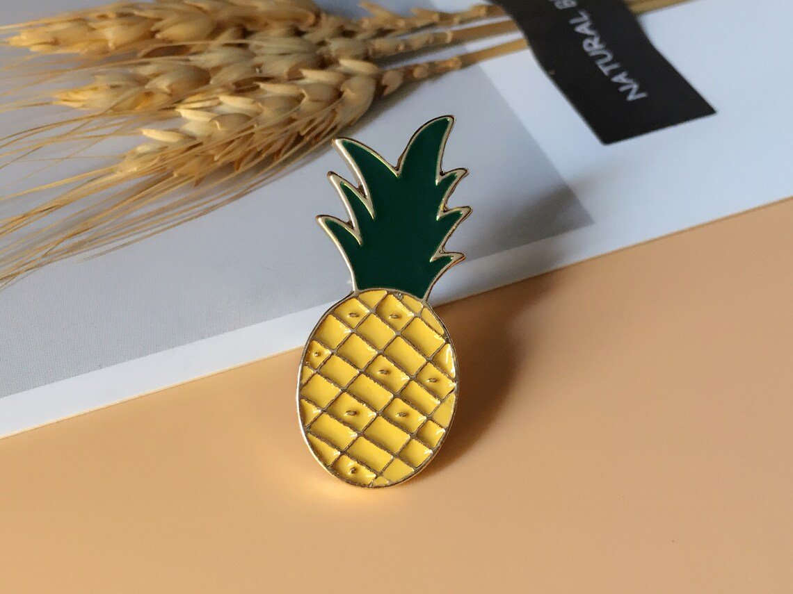 Cute Pineapple Brooch - DS Traders