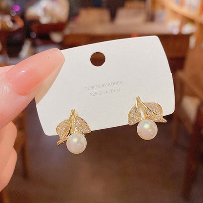 Leaf Style Earrings - DS Traders