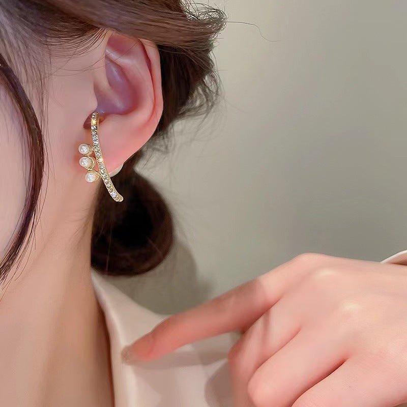 Pearl Stud Earrings - DS Traders