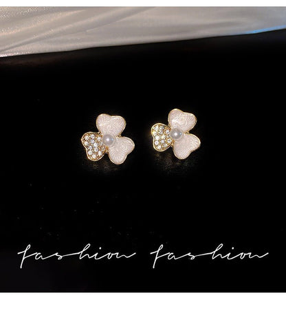 Stud Pearl Flower Earrings - DS Traders